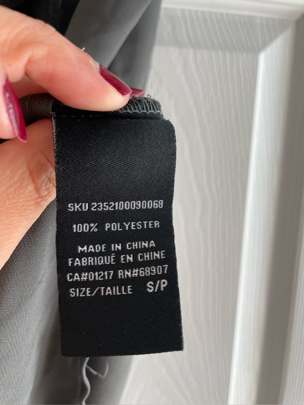 Le Chateau Ruffle Front Blouse - Picture 4 of 4
